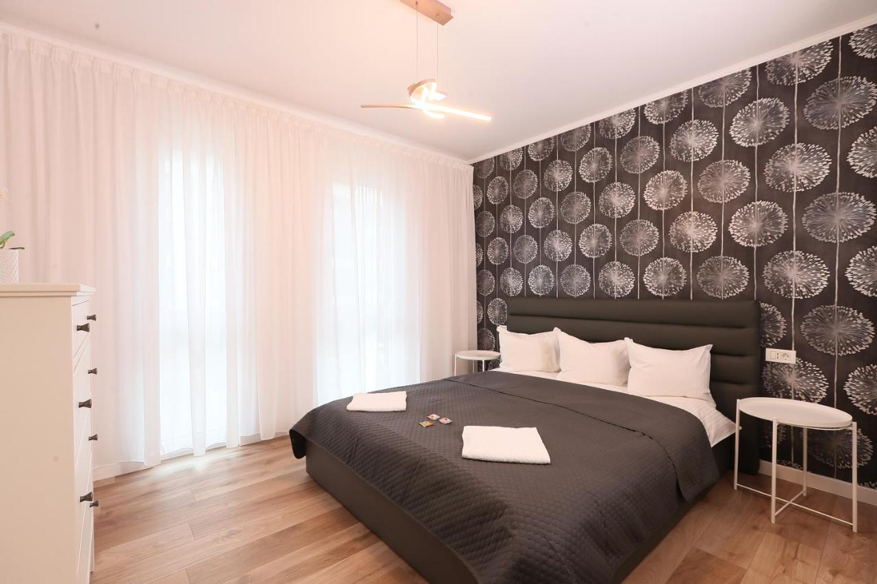 Julia'S Apartment Oradea Zewnętrze zdjęcie