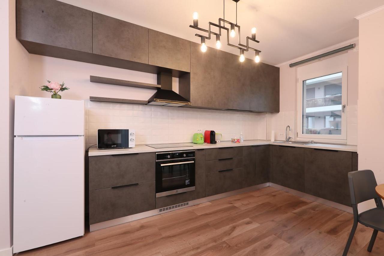 Julia'S Apartment Oradea Zewnętrze zdjęcie