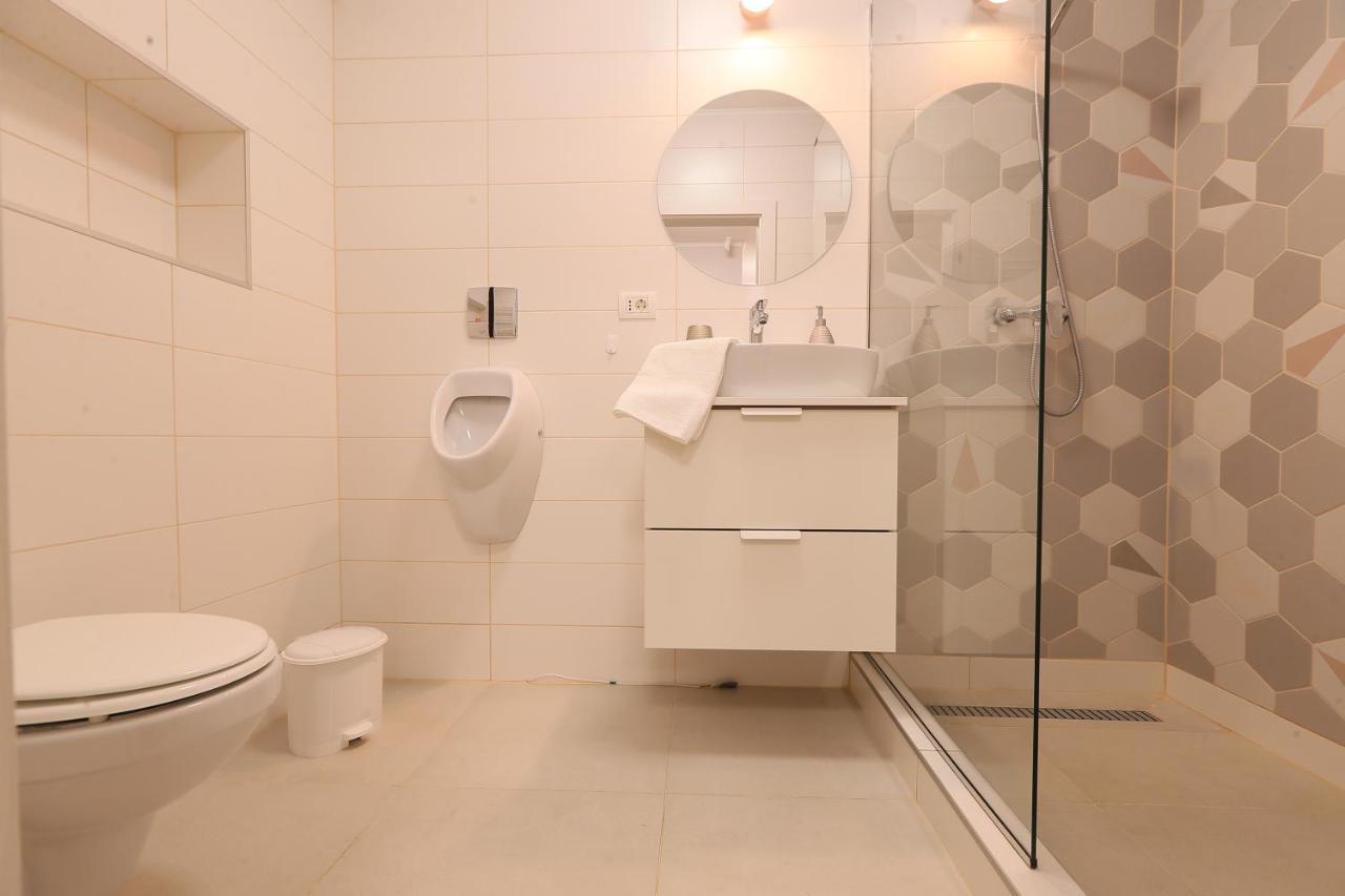 Julia'S Apartment Oradea Zewnętrze zdjęcie